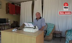 60 Yıldır Daktilosuyla Hizmet Veriyor