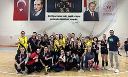 Evinin Sultanları Voleybol Turnuvası Şampiyonu: Can Sultanlar