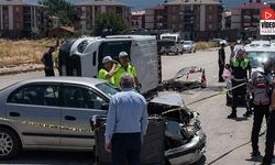 Kızılay Mahallesinde Trafik Kazası: 3 Yaralı