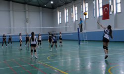 Okul Sporlarında Voleybol Heyecanı Devam Ediyor