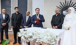 Vali Aydoğdu, Genç Çiftin Nikâh Şahitliğini Yaptı