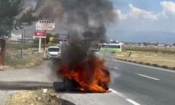 Erzincan'da Otomobil Küle Döndü
