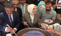 Bakan Göktaş, Vatandaşlara Aşure İkram Etti