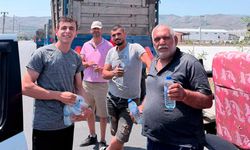 TMO Önünde Bekleyen Üreticilere Su İkramı