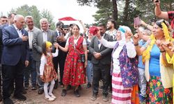 Binali Yıldırım Refahiye'deki Orçul Festivali'nde Vatandaşlarla Buluştu
