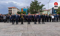 Erzincan’da Zafer Bayramı Coşkusu Çelenk Töreniyle Başladı