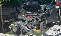 Evin Bahçesine Uçan Araç Güvenlik Kamerasında