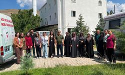 Sağlık Ekipleri Yurtbaşı Mahallesi'nde Vatandaşlarla Buluştu