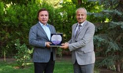 Vali Aydoğdu’dan Mahmut Güneş’e Hizmet Teşekkürü