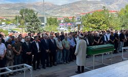 Öztürk Dualar Arasında Toprağa Verildi