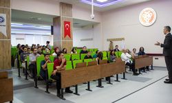 Rektör Kuyrukluyıldız, Tıp Fakültesi Öğrencileriyle Buluştu