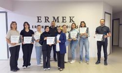 İşaret Dili Kursiyerleri Sertifikalarını Aldı