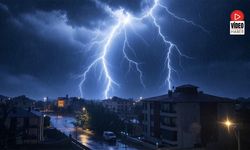 Erzincan'da Geceyi Şimşekler Aydınlattı