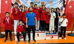 Erzincanlı Karateciler Kars’tan 13 Madalyayla Döndü
