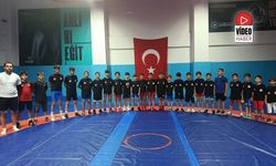 Erzincanlı Pehlivanlar Minderde Ter Döküyor