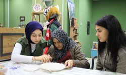 Erzincan'da gençler ve yaşlılar sanat etkinliğinde buluştu