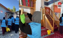 Erzincan'da Öğrencilerden Cami Temizliğine Destek