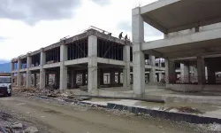 Merkez Çarşısı İnşaatından Düşen İşçi Ağır Yaralandı