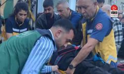 Erzincan’da Motosiklet Kazası Kamerada: 2 Ağır Yaralı