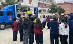 Trafik Güvenliği İçin Öğrencilere Uygulamalı Eğitim