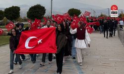 EBYÜ’de Türk Bayraklarıyla Cumhuriyet Yürüyüşü