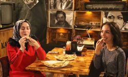 Erzincan’da soğuk kış gecelerinin vazgeçilmez lezzeti kaşarlı patates