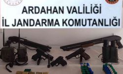 Ardahanda Ruhsatsız Tabanca Ve Foto Kapan Ele Geçi̇ri̇ldi̇