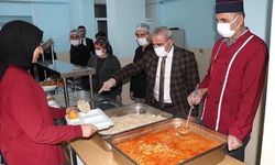 Hakkari’deki minik öğrencilere ücretsiz yemek hizmeti