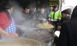 Pütürge Belediyesinden depremzedelere günlük sıcak yemek