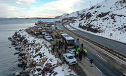 Van Büyükşehir Belediyesi depremzedeler için seferber oldu