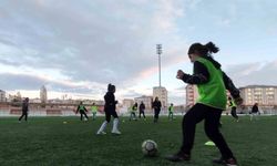 Ardahan Kura Spor Kadın Futbol Takımı hazırlıklarını sürdürüyor