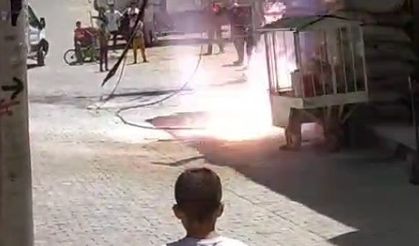 Şanlıurfa’da elektrik kablosu dakikalarca patladı