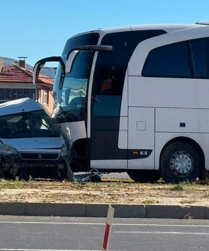 Erzincan Seferindeki Otobüs Kaza Yaptı: 1 Kişi Öldü
