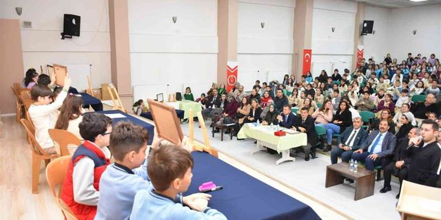 Erzincanlı minik öğrenciler bilgide yarıştı