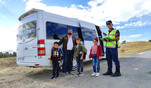 Jandarmadan Okul Çevreleri ve Servis Araçları Denetimi