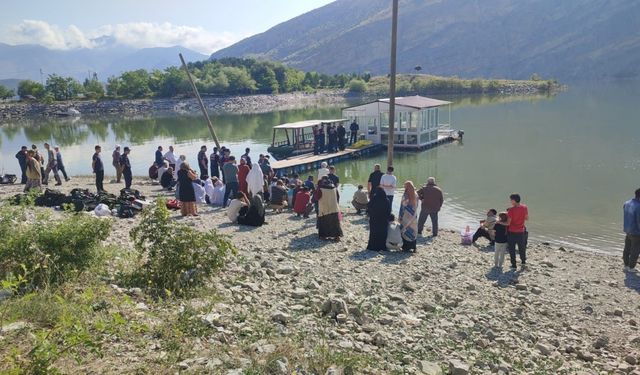 Serinlemek için Tortum gölüne giren çocuğun cesedine ulaşıldı