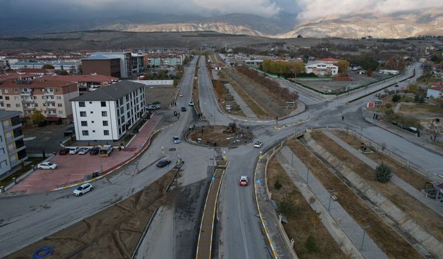 Geçit Dönel Kavşağı Çalışmalarında Sona Yaklaşıldı