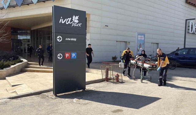 İVA Park AVM’de yüksekten düşen genç yaralandı