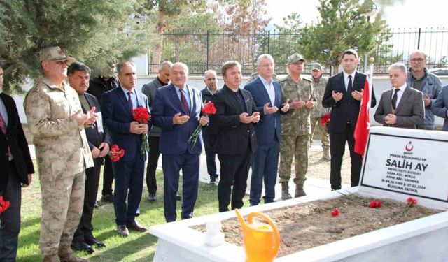 Ramazan Bayramında Şehitlik ve Mezarlık Ziyaret Edildi