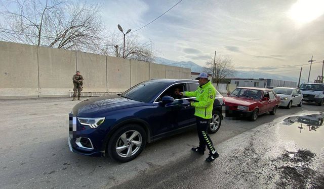 Erzincan'da Bayram Trafiği Denetimleri Devam Ediyor