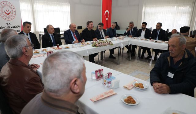 Bayramda Ziyaretçi Bekleyen Huzurevi Sakinleri Unutulmadı