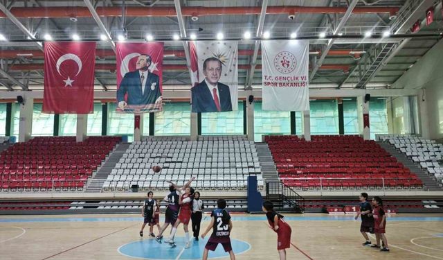 23 Nisan Basketbol İl Birinciliği Müsabakaları Düzenlendi