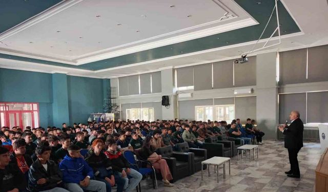 Liseli Gençlere Yönelik ’Aile ve Mahremiyet’ Semineri