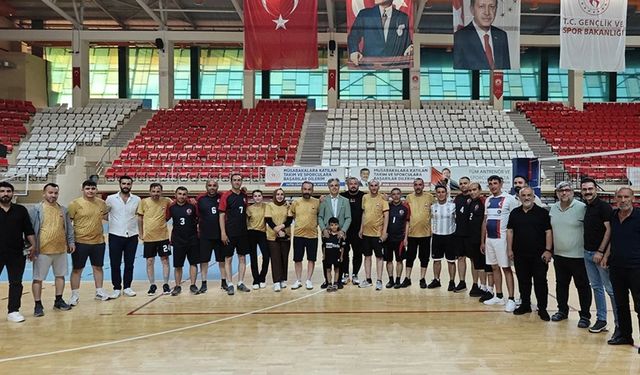 Kurumlar Arası Voleybol Maçlarında Heyecan Yaşanıyor