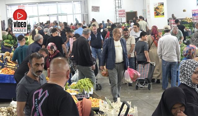 Cumartesi Pazarı Doldu Taştı