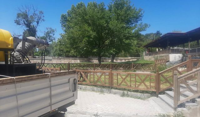 Keneye Karşı İlaçlama Yapılıyor