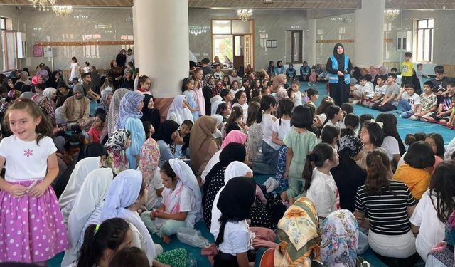 Cami Çocuk Buluşması