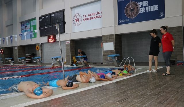 Erzincan Olimpik Yüzme Havuzunda Yaz Kurslarına Yoğun İlgi