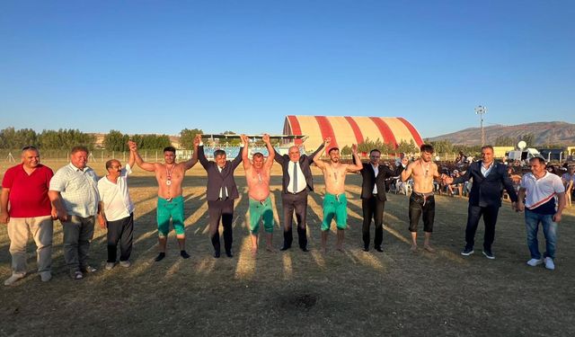 Başkan Aksun Akıncılar’da Festivale Katıldı