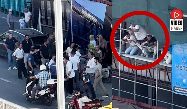 Caddedeki Kavgayı Çay İçerek İzlediler